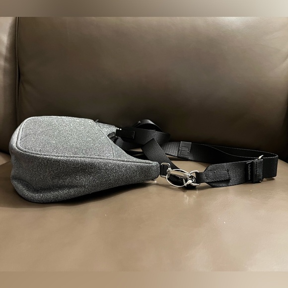 LULULEMON *LIMITED EDITION* City Essentials Small Shoulder Bag 3L
Glitter🩶✨ - Picture 14 of 17